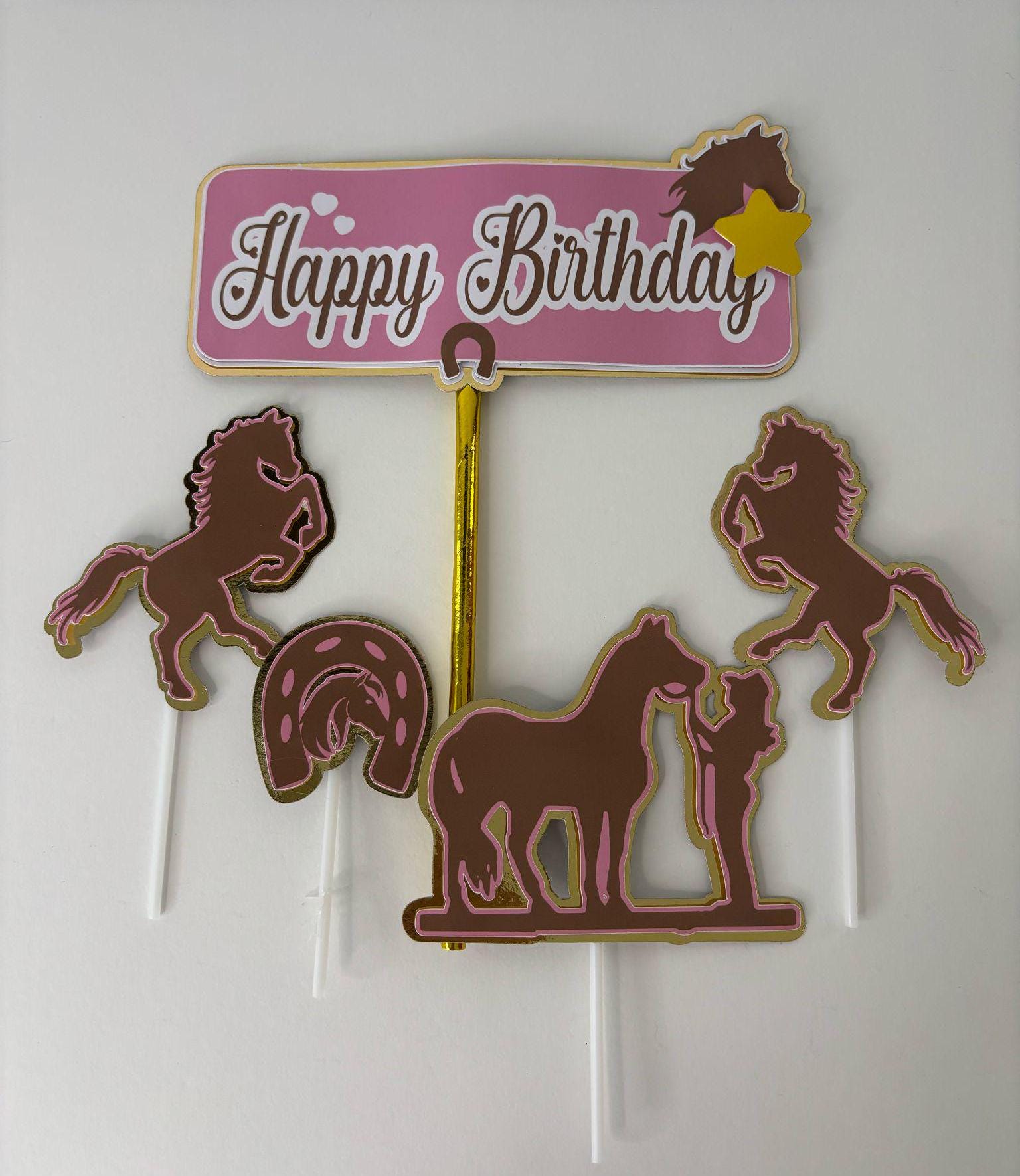 Horses topper cake, themed birthday parties, horse lovers and girls who are passionate about horses!